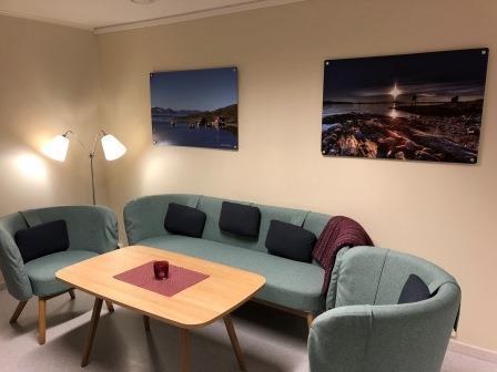 Sofagruppe med salongbord - Klikk for stort bilde